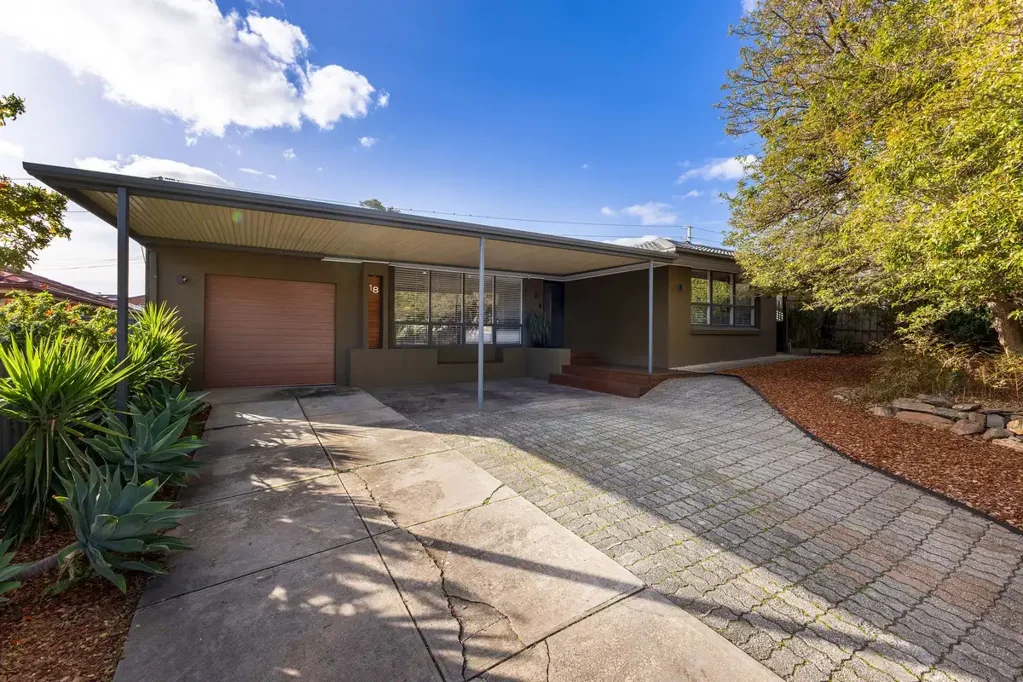 18 Abelia Avenue, Para Vista, SA 5093