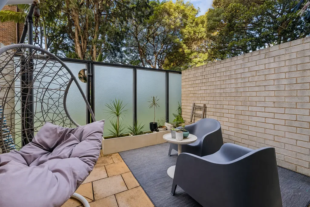 Rushcutters Bay North-East Facing Ground-Floor Studio With You Own Private Entrance In Rushcutters Bay's Landmark 'Aquarius' Complex