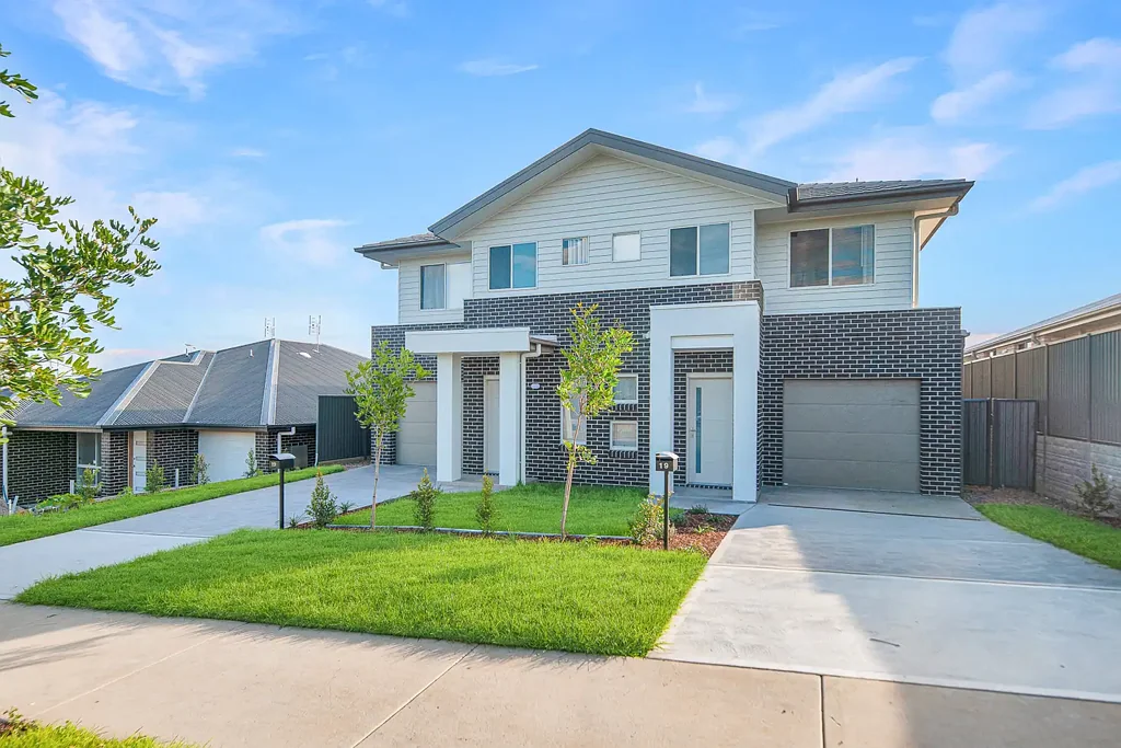 Luxurious Brand New 4 Bedroom Home!
