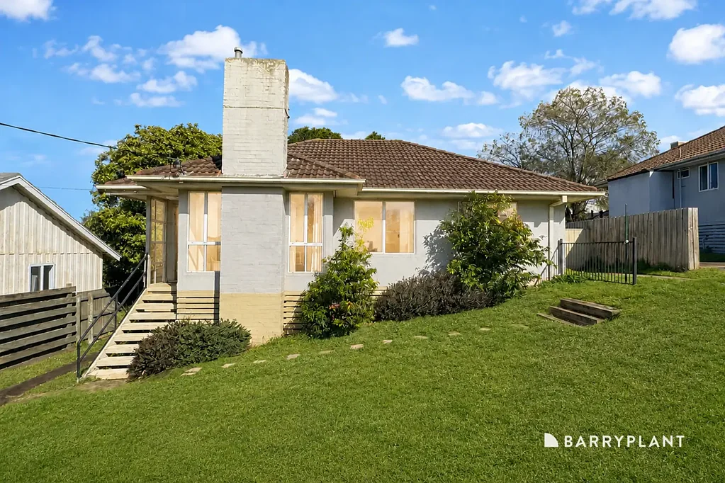 Spacious Home with Side Access and an Enormous Backyard