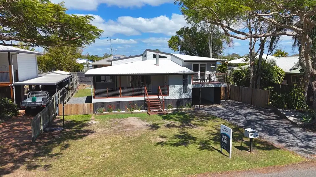 125 Kingfisher  Parade, Toogoom, QLD 4655