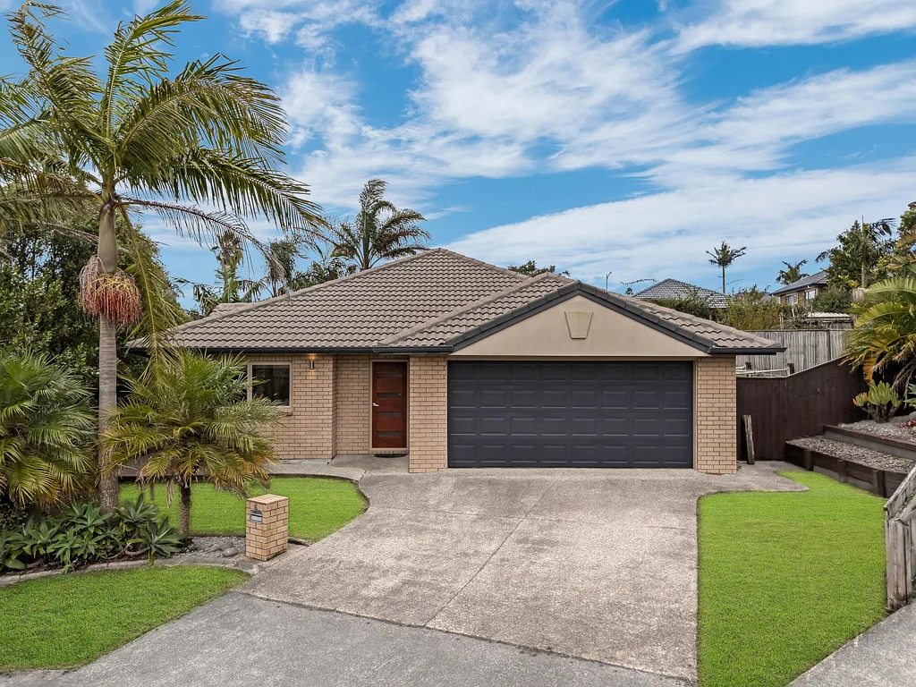 6 Luna Place, Henderson, Waitakere City, Auckland