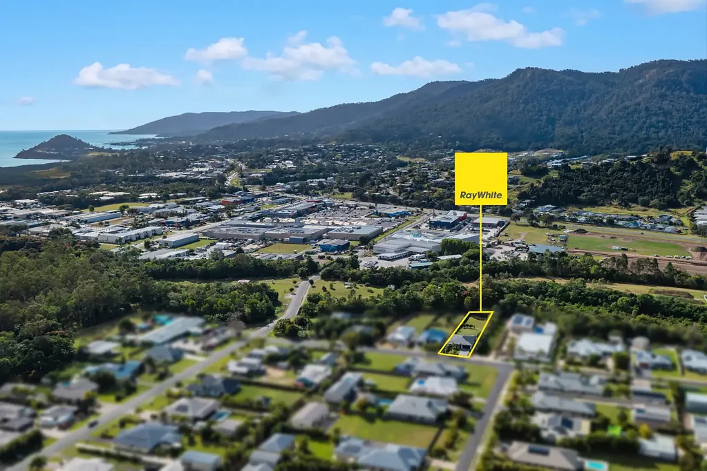 Cannon Valley 4 Bedroom Big Block and Big Potential...
