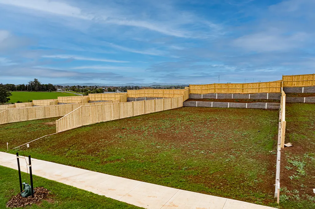 Warragul  LOVE YOUR LIFE IN WATERFORD RISE ESTATE WARRAGUL, TITLED BLOCK READY TO BUILD