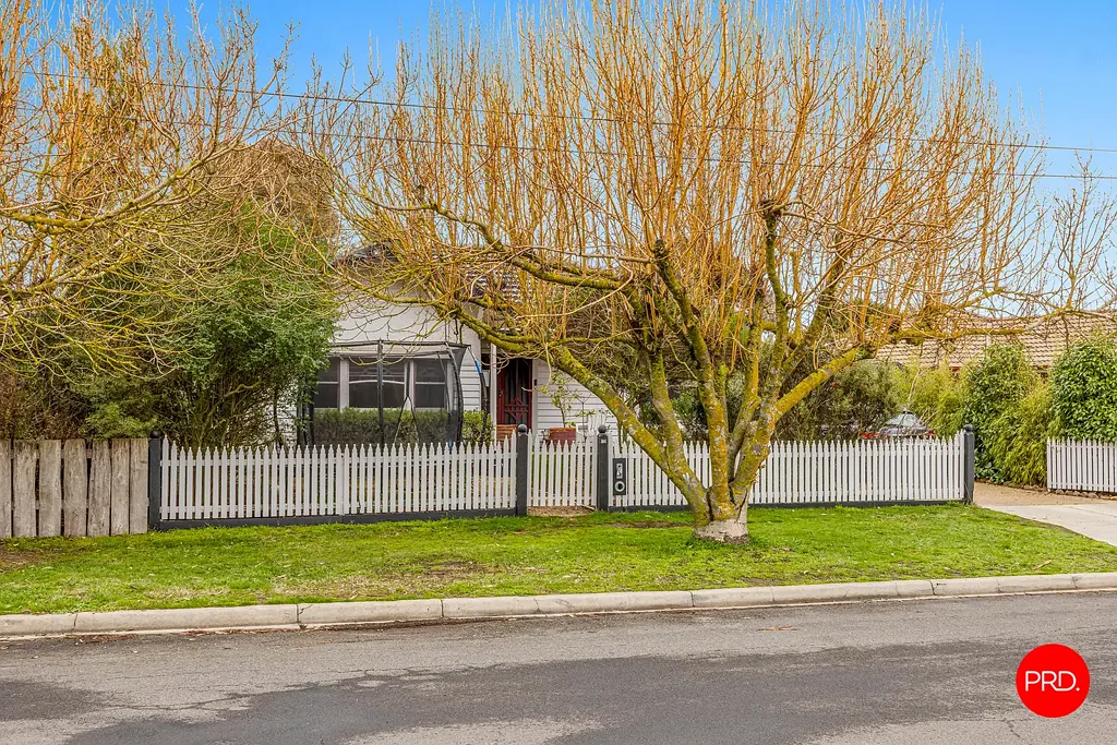 Kyneton 3 Bedroom Charming Family Home with Studio & Alfresco