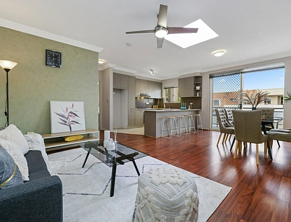 17/10-12 Grantham Street, Burwood, Inner West, 2 कमरे, 2 बाथरूम, Apartment