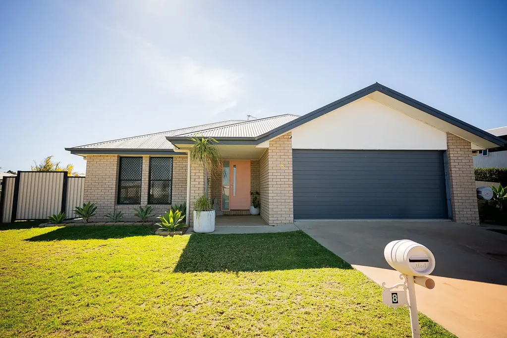 8 Lockyer Crescent, Roma, QLD 4455