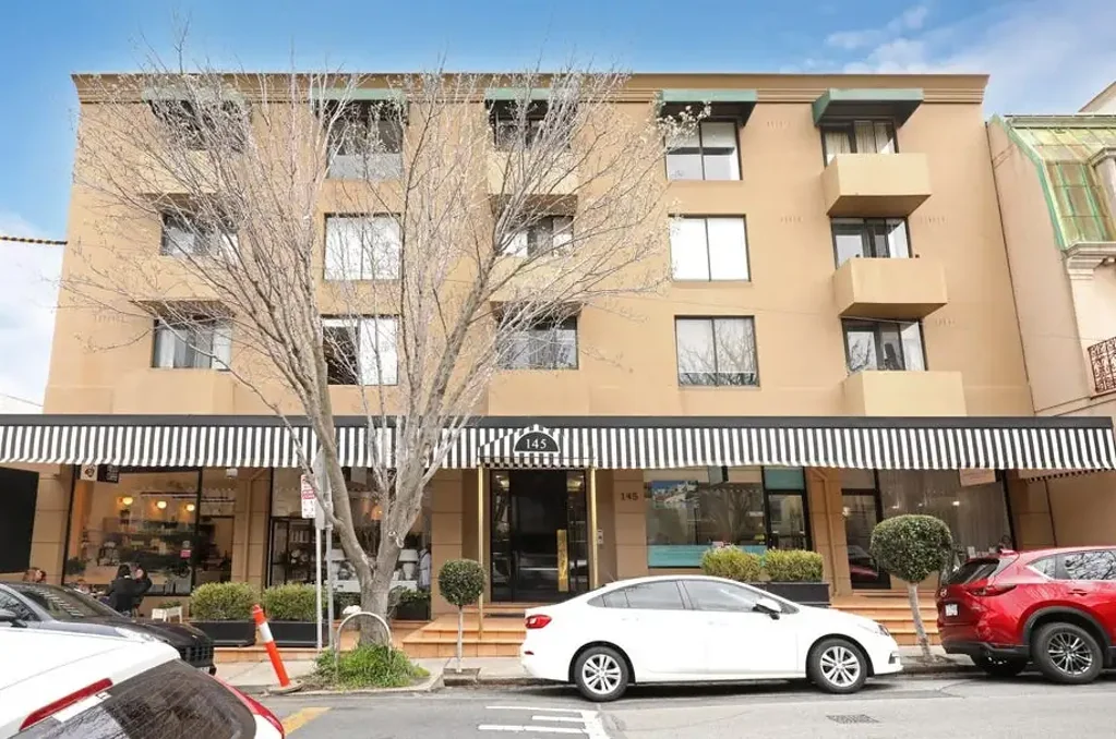 STUDIO IN THE HEART OF TOORAK VILLAGE | FLARE REAL ESTATE