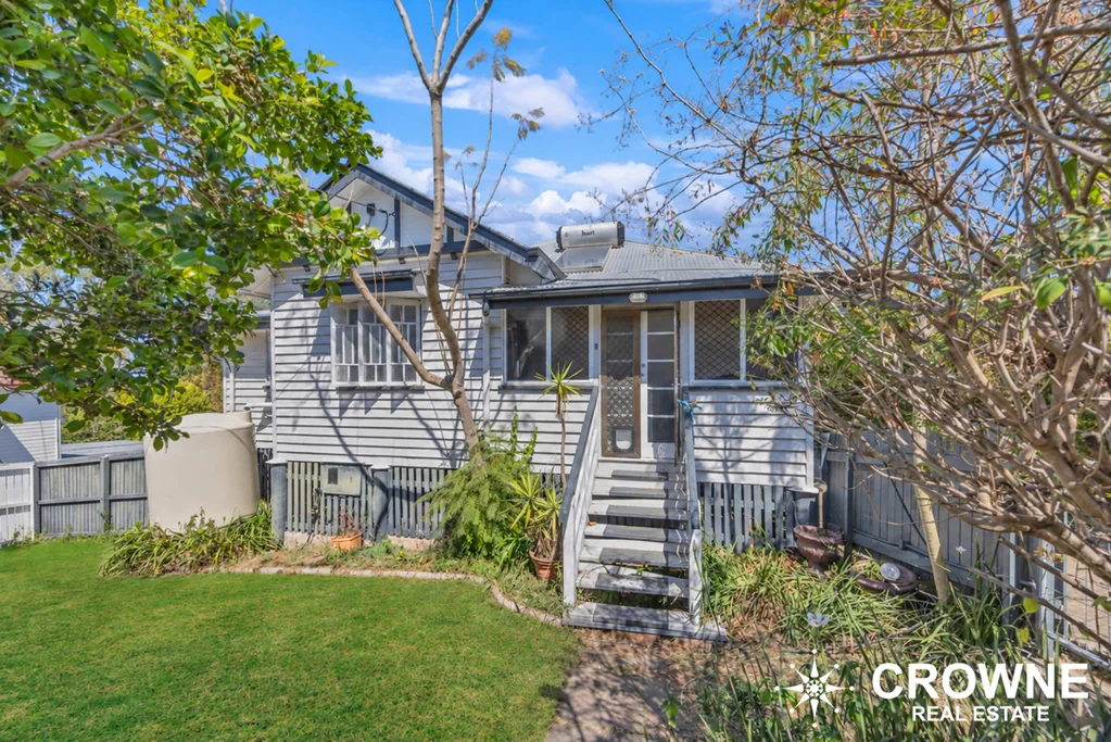 North Ipswich 3ਬੈੱਡਰੂਮ CHARACTER, CHARM & FUTURE POTENTIAL ON A CORNER BLOCK