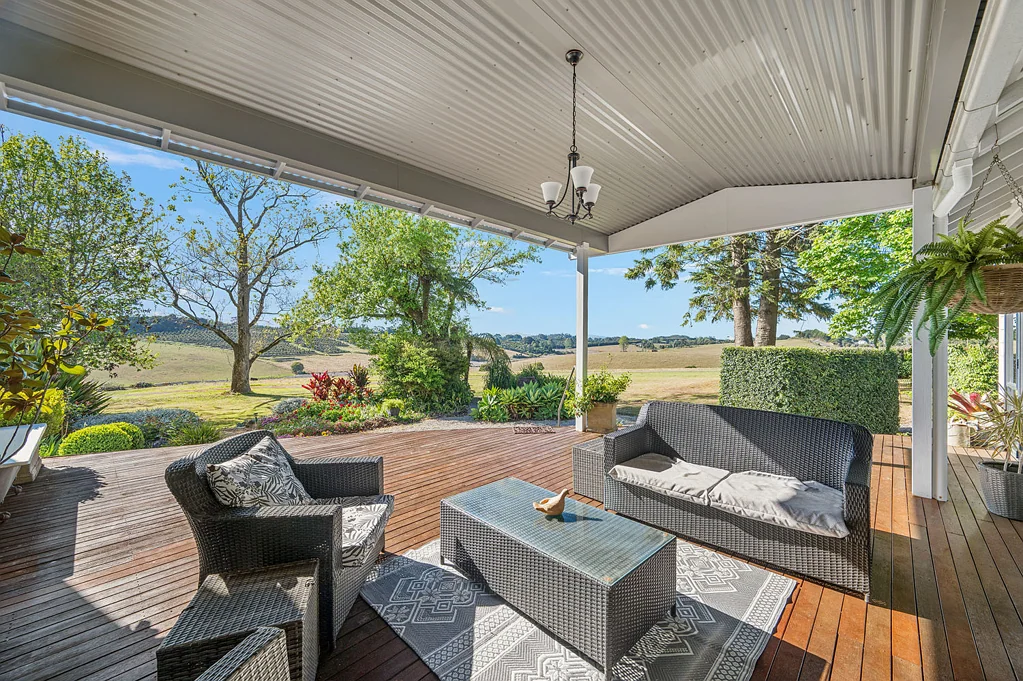 Comboyne Windrush - Beautifully Restored Circa 1912 Home with Exquisite Gardens