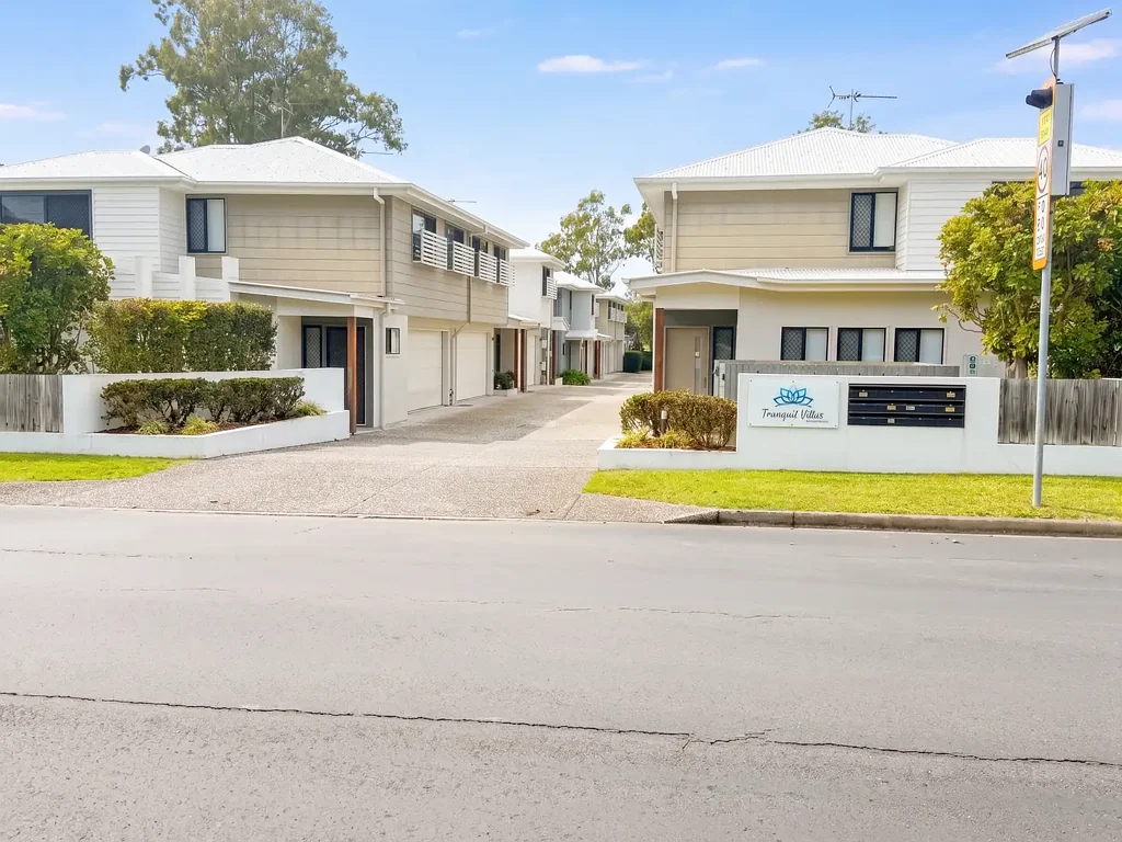 Strathpine 3कमरा WALK TO SCHOOL - CHILDCARE  - BRAY PARK STATION