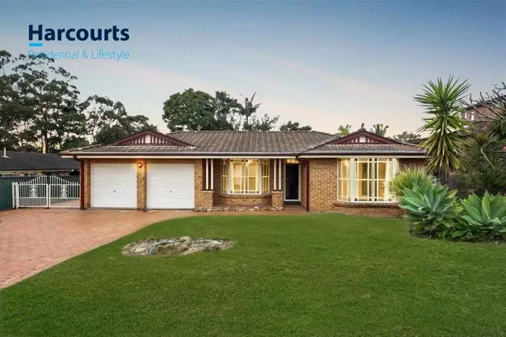 Lake Haven 4 Bedroom Sun filled family sanctuary - 4 beds, multiple living areas, sunroom & room for the boat