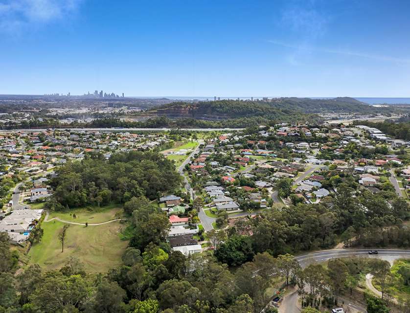 2/35 Cowell Drive, Burleigh Heads, QLD 4220, 3 Bedrooms, 2 Bathrooms, Apartment