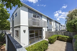1/218 Captain Springs Road, Onehunga