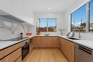 7 Sunrise Avenue, Mairangi Bay, North Shore City