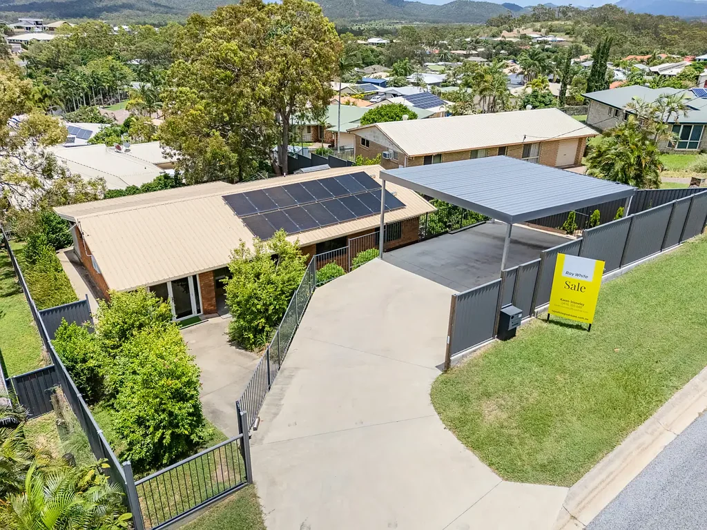 17 Ben Lexcen Court, Clinton, QLD 4680