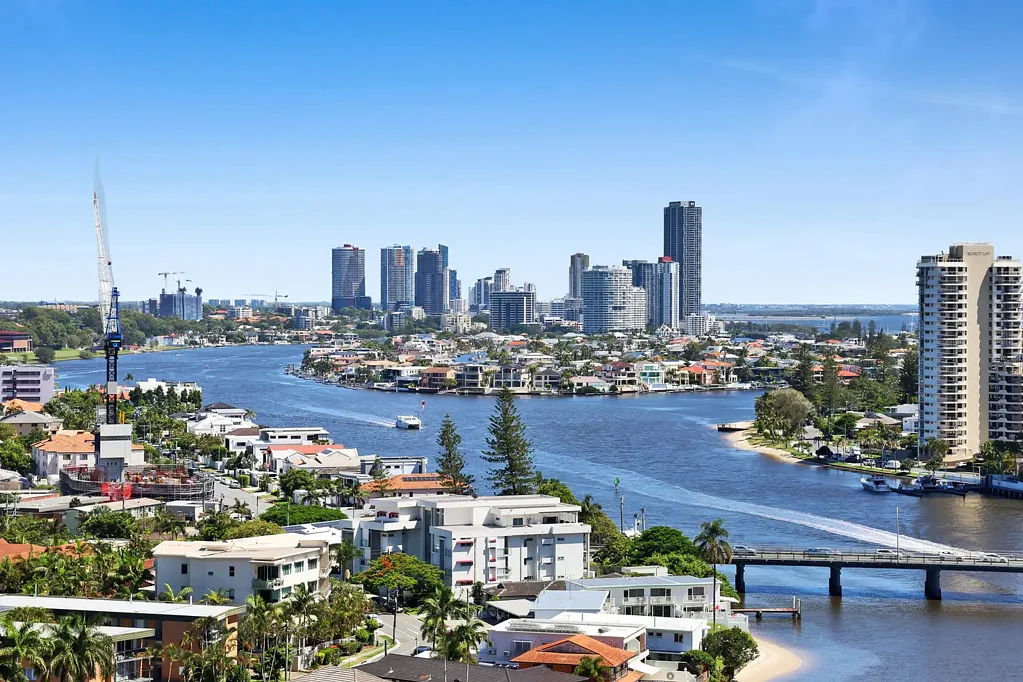 Surfers Paradise 2 Bedroom Stunning Renovated 2 Bedroom. Ready to Move In or Invest.