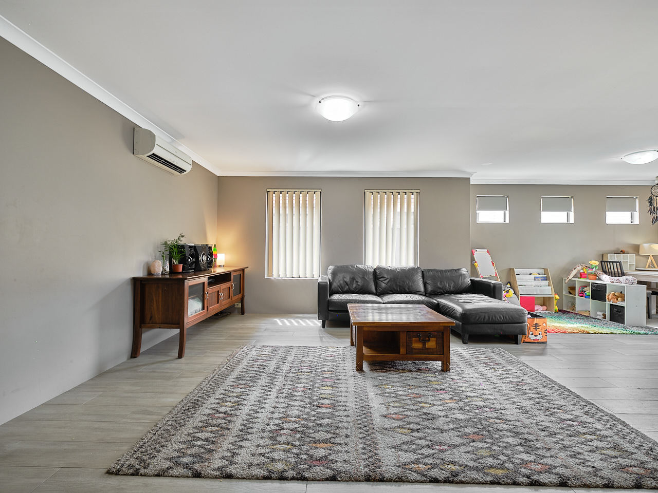 UNIT 4 13 CIVIC GDNS, CANNINGTON WA 6107, 0 غرف, 0 حمامات, Unit