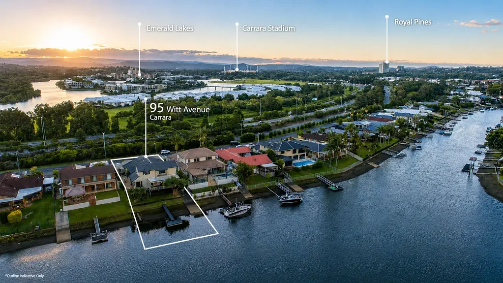 Carrara 6Zimmer A WATERFRONT HOME FOR INVESTORS OR THREE GENERATIONS!