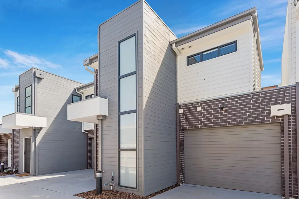 Stylish Living in the Heart of Newport