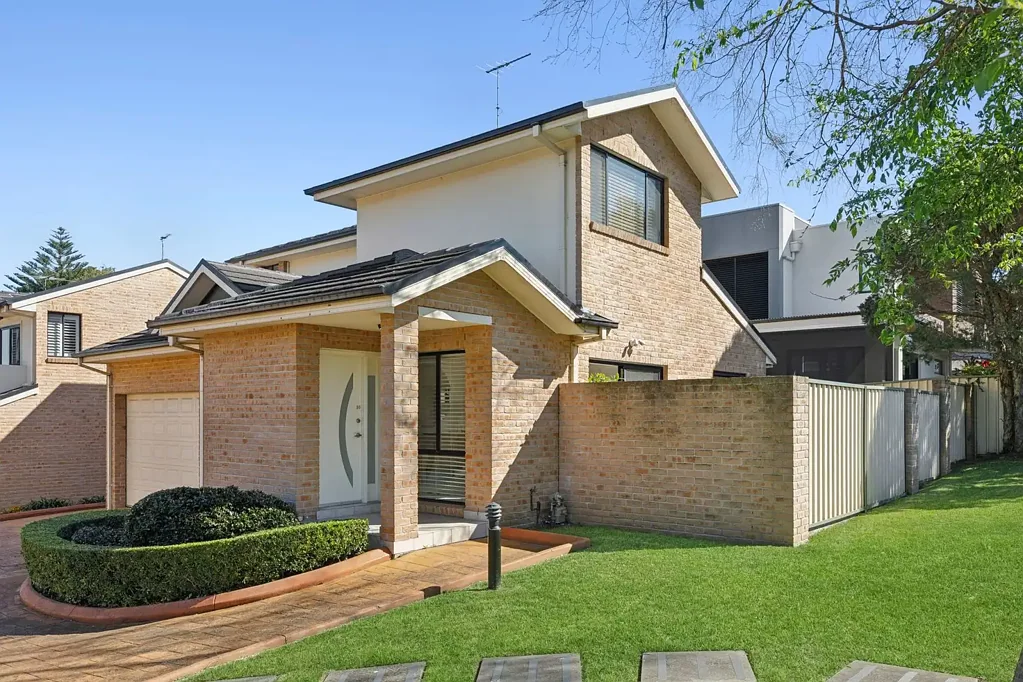 Burraneer 4Kwarto Private Freestanding Living with House-Like Proportions
