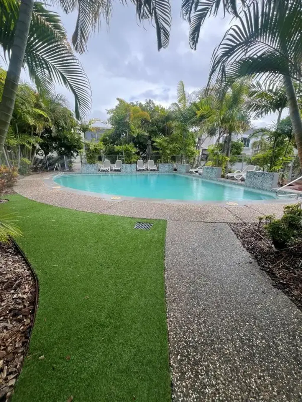 2 Bedroom modern unfurnished unit in Birtinya is  close to the Kawana Hospital and beaches.