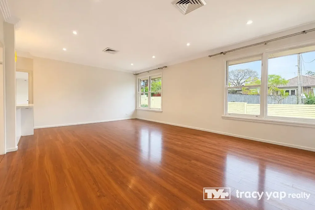 Delightful Family Home in a Prime Epping Location, Walk to Epping Station