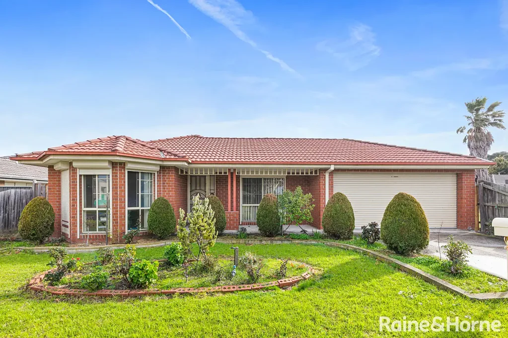 15 Edgewood Road, Roxburgh Park, VIC 3064