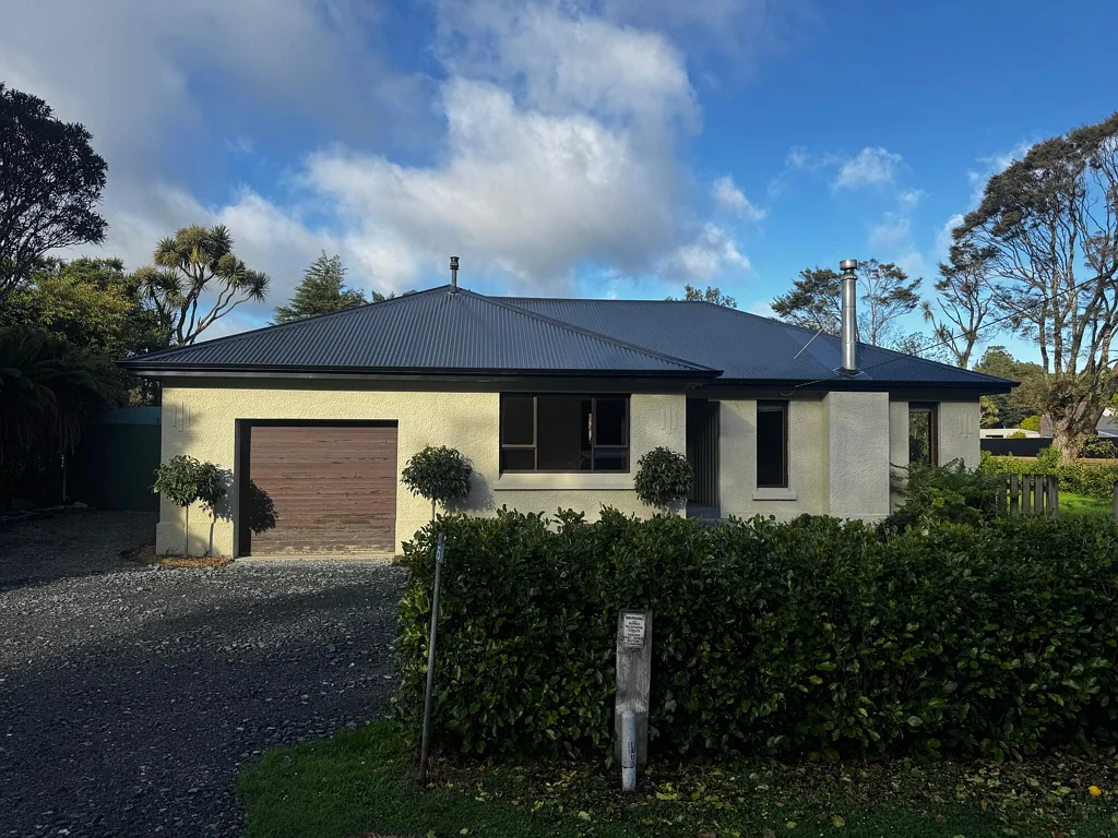 Otatara Oasis with Room to Roam