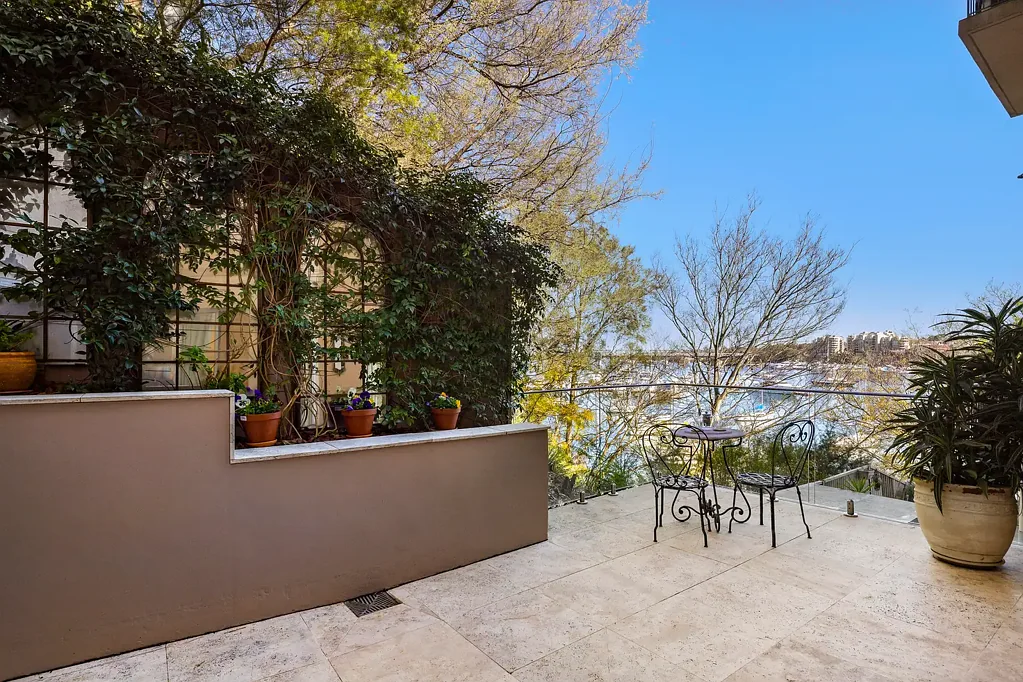 Balmain 3ਬੈੱਡਰੂਮ Serene living with water views in elevated paradise setting