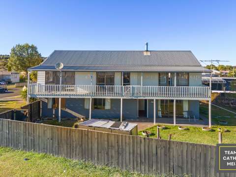 Papakura 6房 3+3户型，Do Up潜力，858㎡大地+5 lots分割RC许可，现金流+增值双收！​ Must SELL 3+3 RC Approved!