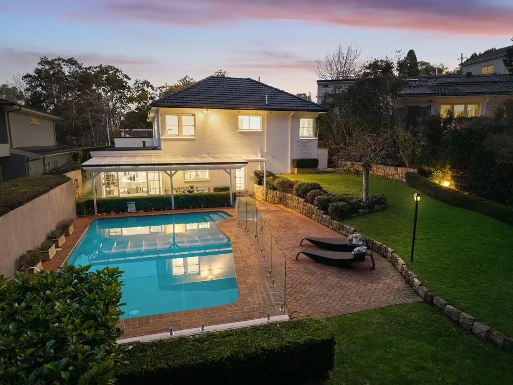 Pymble 4ਬੈੱਡਰੂਮ Effortless elegance and prestige, private park-side position