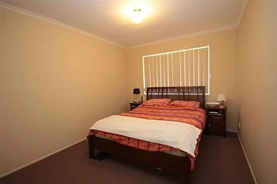 Kwarto - Address Withheld, Eagleby, QLD 4207