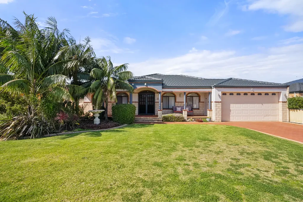 Rockingham 4 Bedroom Spacious family living with pool in leafy Rockingham.