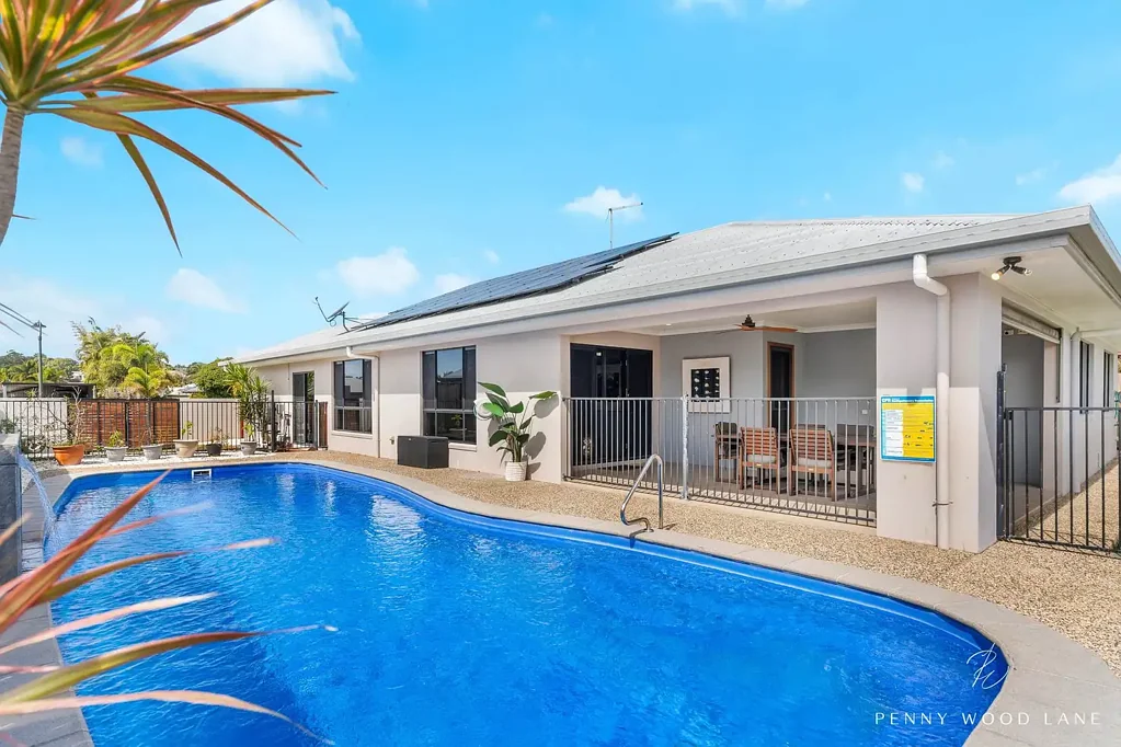 7 Crofton Close, Rural View, QLD 4740