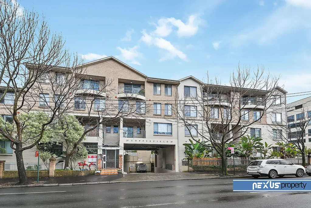 Redfern 2 Bedroom Spacious Townhouse- Style Apartment with Two Courtyards about 140 sqm in Prime Inner-City Location