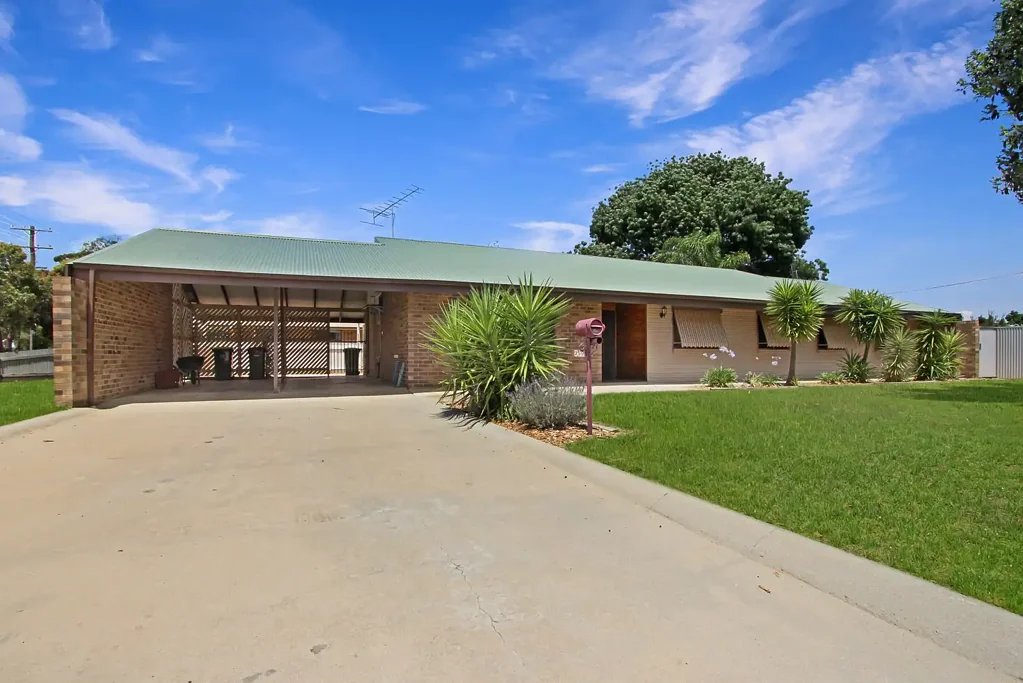 255 Coke Street, Hay, NSW 2711