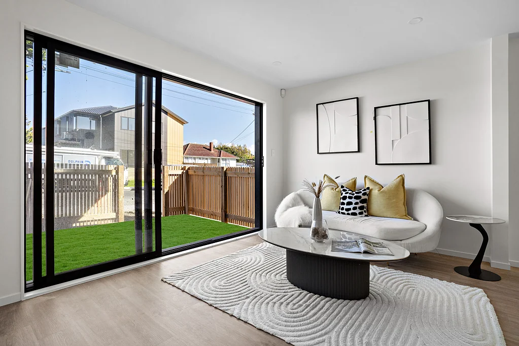 Kelston 2Kwarto Stylish & Modern Living - All Under $600K!