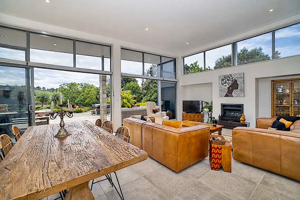 Mangawhai 3ห้องนอน Modern, private, and light-filled