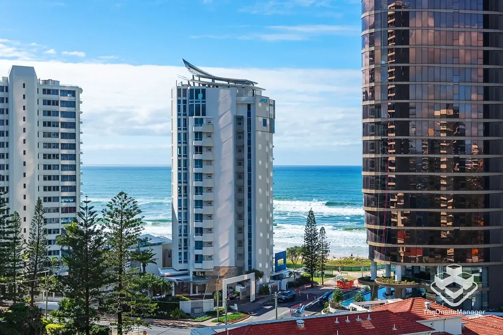Surfers Paradise 1कमरा Elevated Coastal Living with Ocean & Skyline Views
