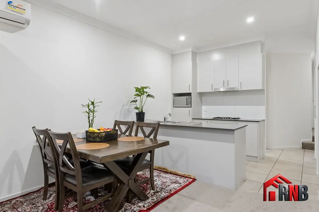 Coombs 3침실 Stylish, Spacious & Perfectly Located – Ideal Family Home, First Home or Investment Opportunity
