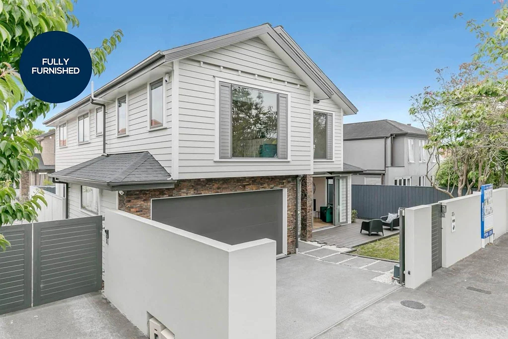 Spacious, Modern Family Retreat in Leafy Epsom...