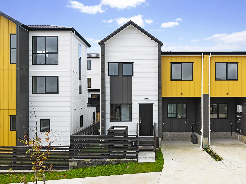 Flat Bush 2બેડરૂમ Receivership Sale - New Homes