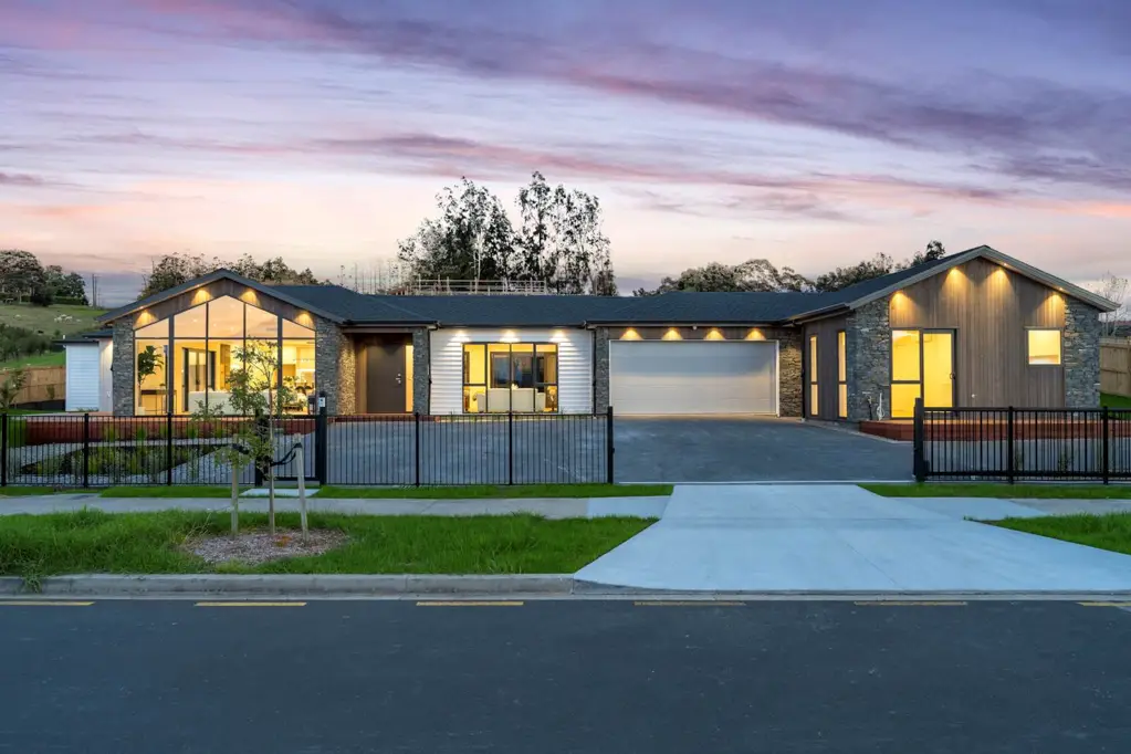 Swanson 7ਬੈੱਡਰੂਮ Elegant Home + Legal Income