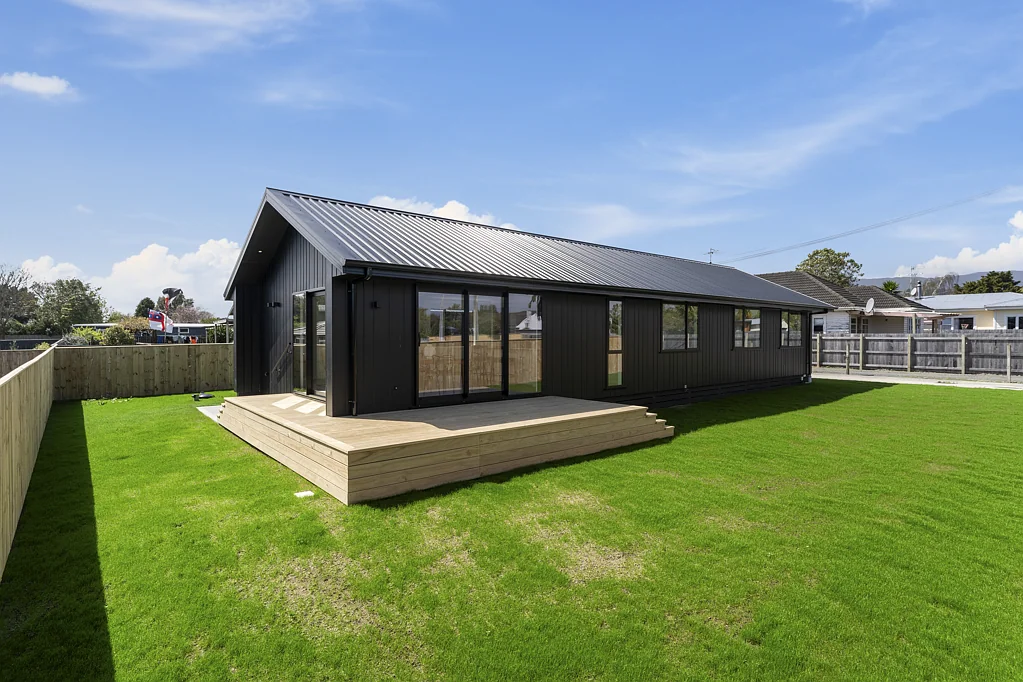 Otaki 3 Slaapkamer Light-Filled Living with Sleek Design