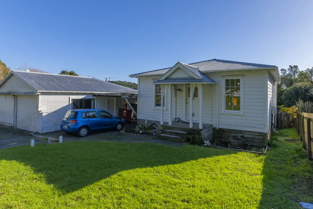 Paraparaumu 3 Bedroom Character. Charm. Potential.