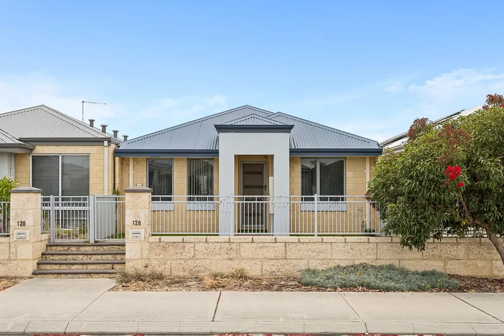 3 x 2 x 2 Spacious Family Home