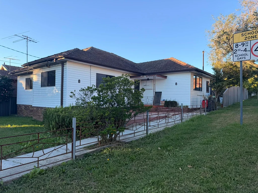 Charming 3-Bedroom Family Home in a Prime Punchbowl Location!!