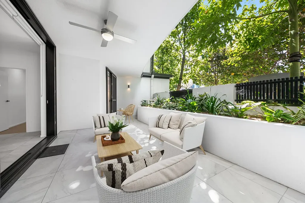 LUXURIOUS 2 BEDROOM APARTMENT IN CONVENIENT LOCATION