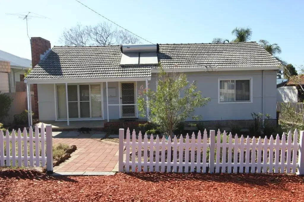Renovated & refurbished East Victoria Park classic